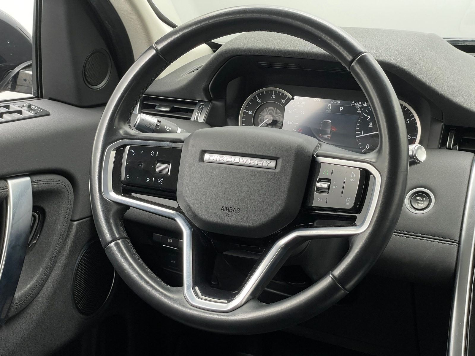 Thumbnail: 2021 Land Rover Discovery Sport - 4