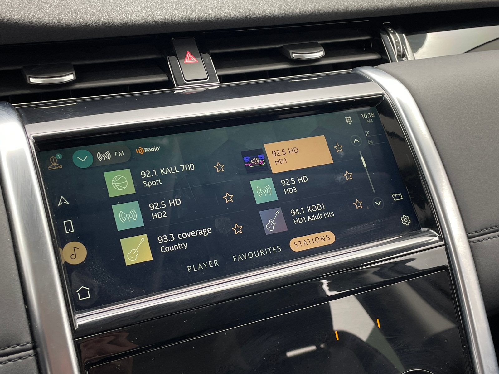 Thumbnail: 2021 Land Rover Discovery Sport - 3