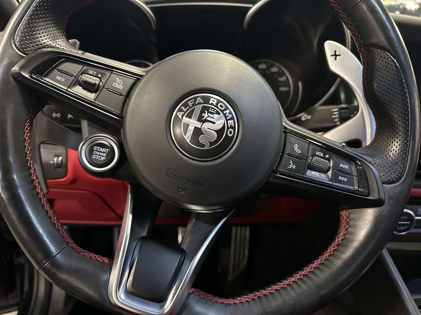 Thumbnail: 2020 Alfa Romeo Giulia - 4