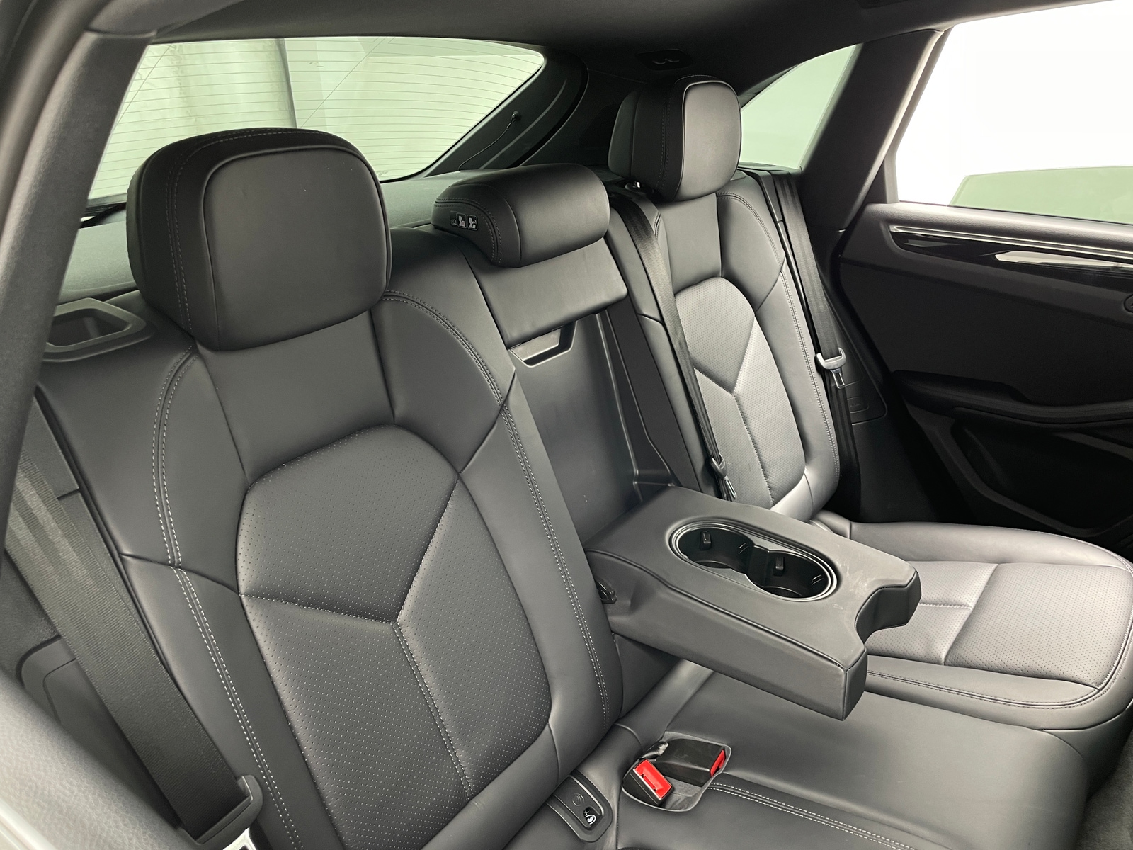 Thumbnail: 2020 Porsche Macan - 5