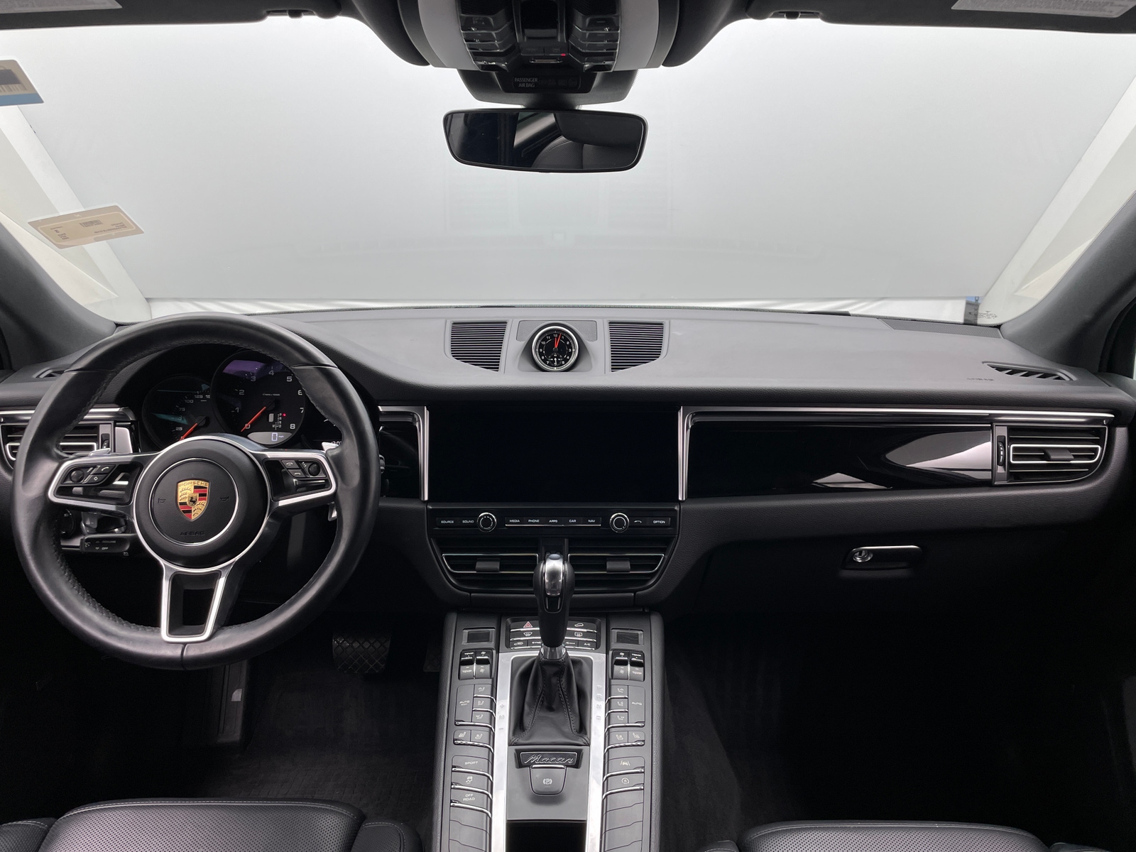 Thumbnail: 2020 Porsche Macan - 2