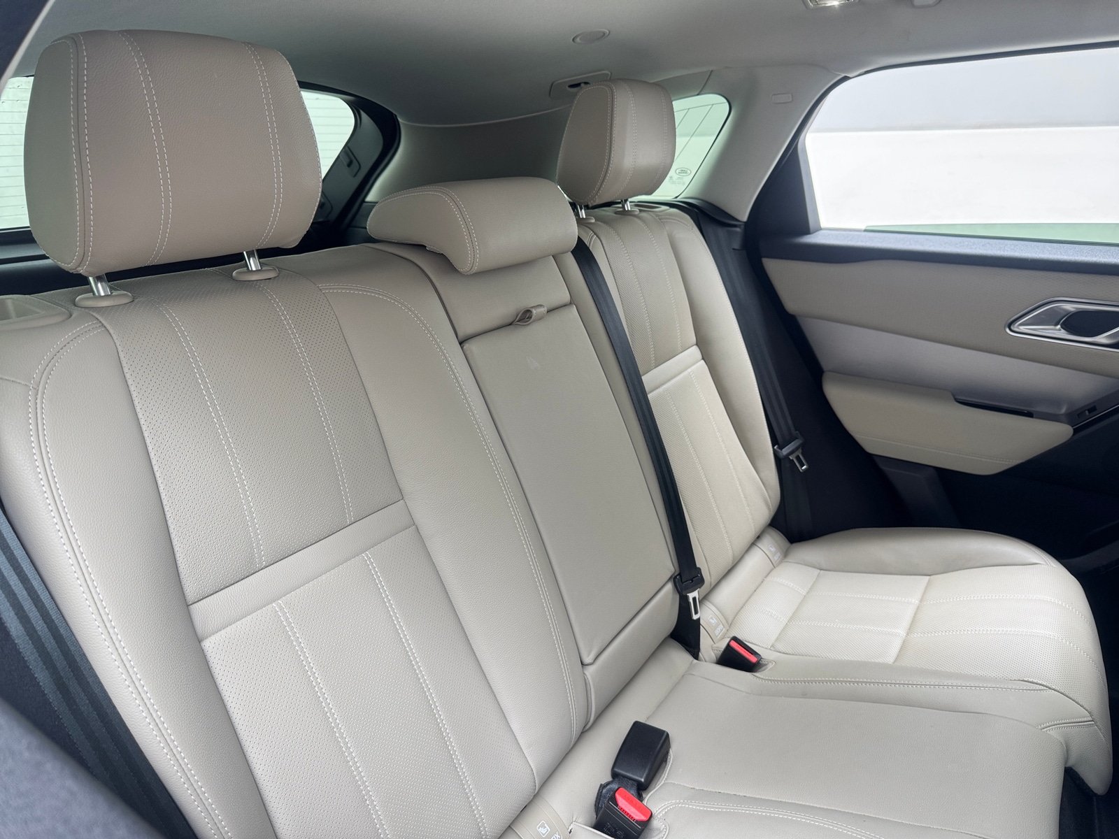 Thumbnail: 2022 Land Rover Range Rover Velar - 5