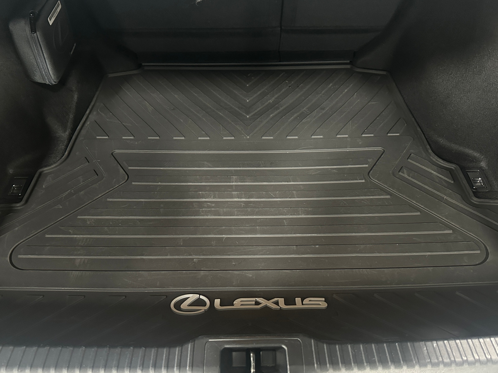 Thumbnail: 2022 Lexus IS - 6