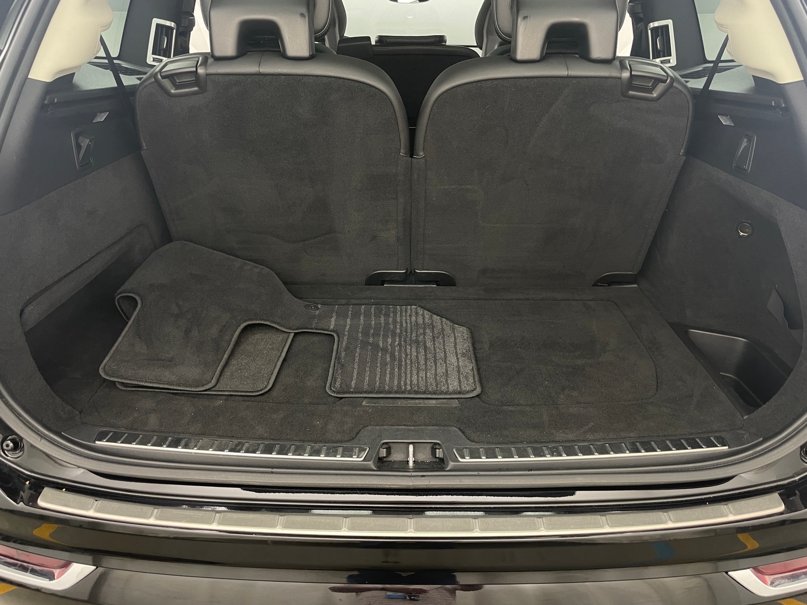 Thumbnail: 2016 Volvo XC90 - 6