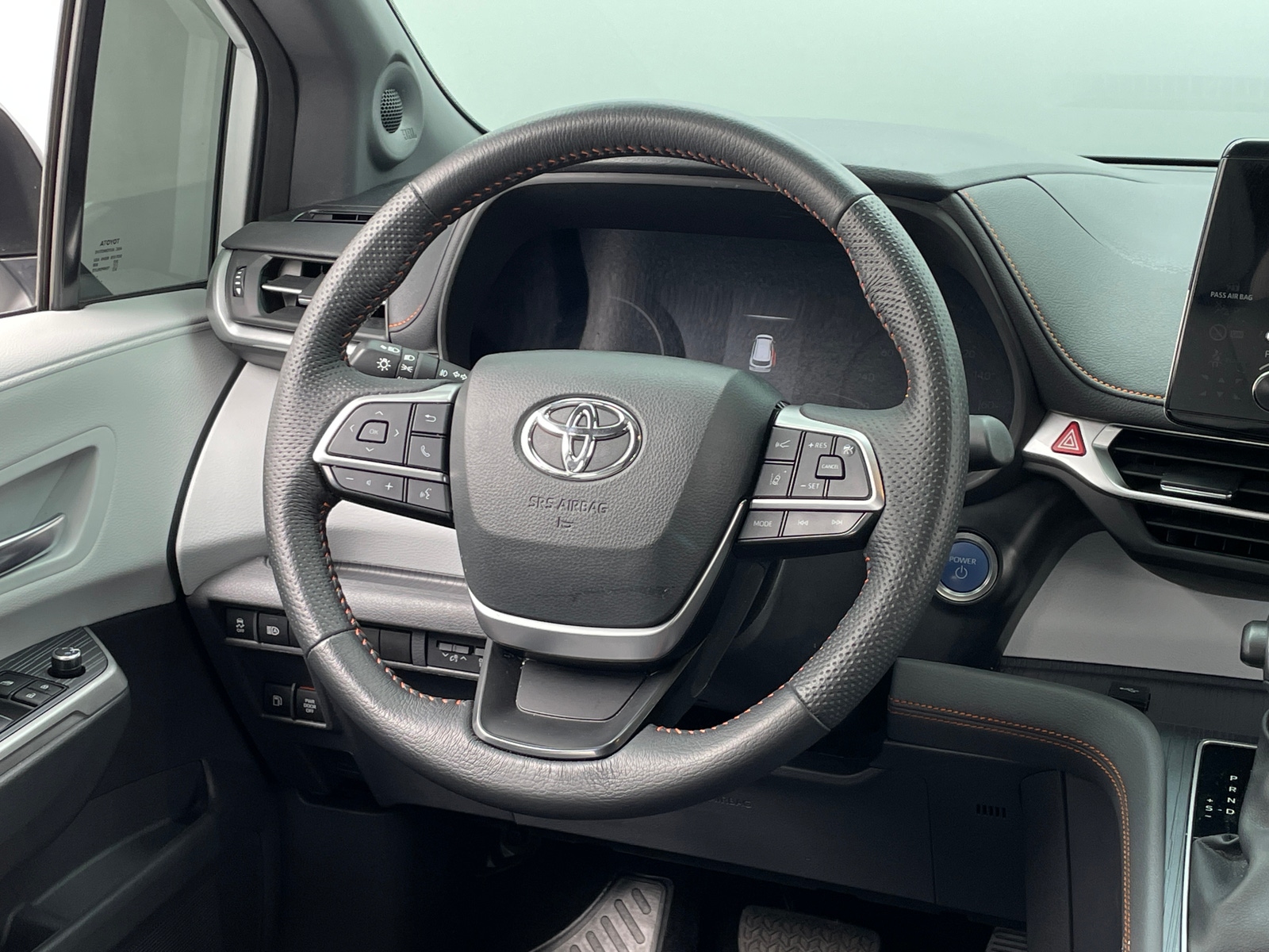 Thumbnail: 2024 Toyota Sienna - 4