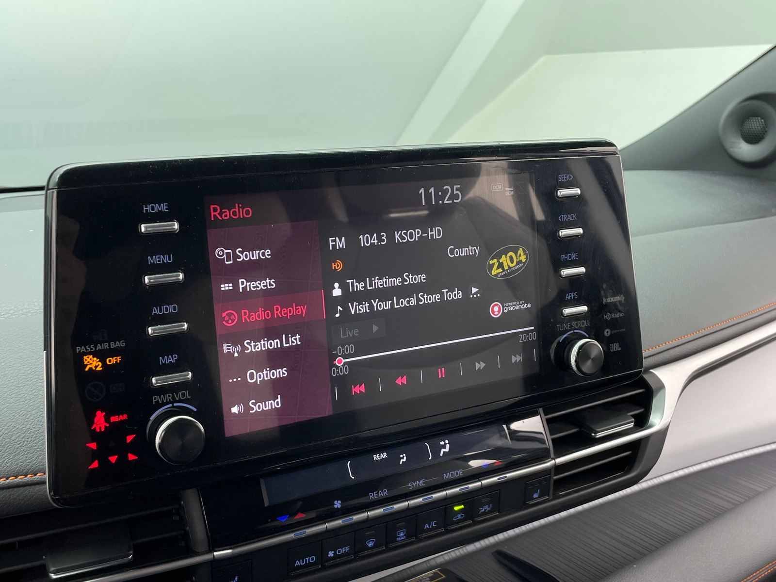 Thumbnail: 2024 Toyota Sienna - 3