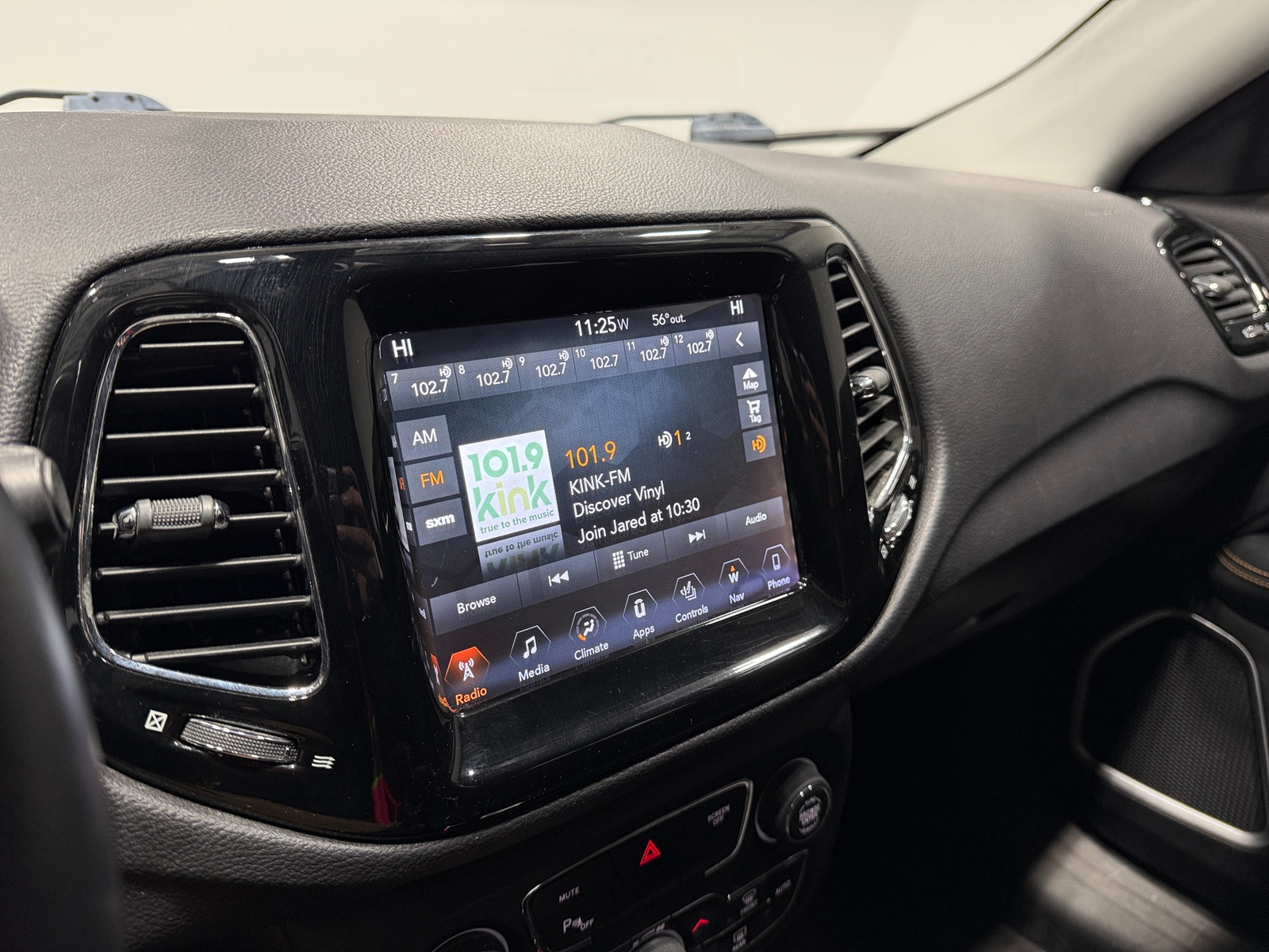 Thumbnail: 2017 Jeep Compass - 3