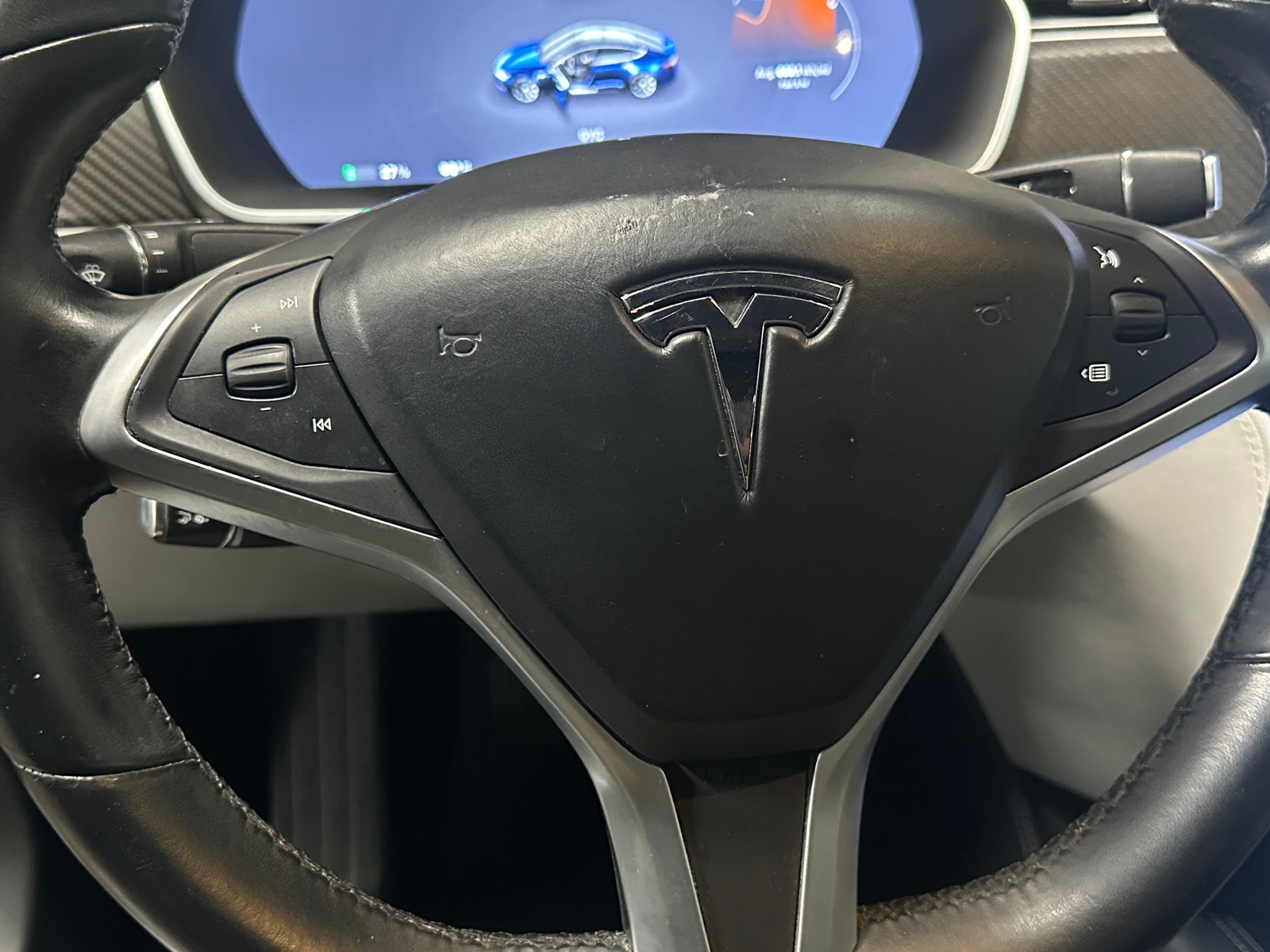 Thumbnail: 2015 Tesla Model S - 4