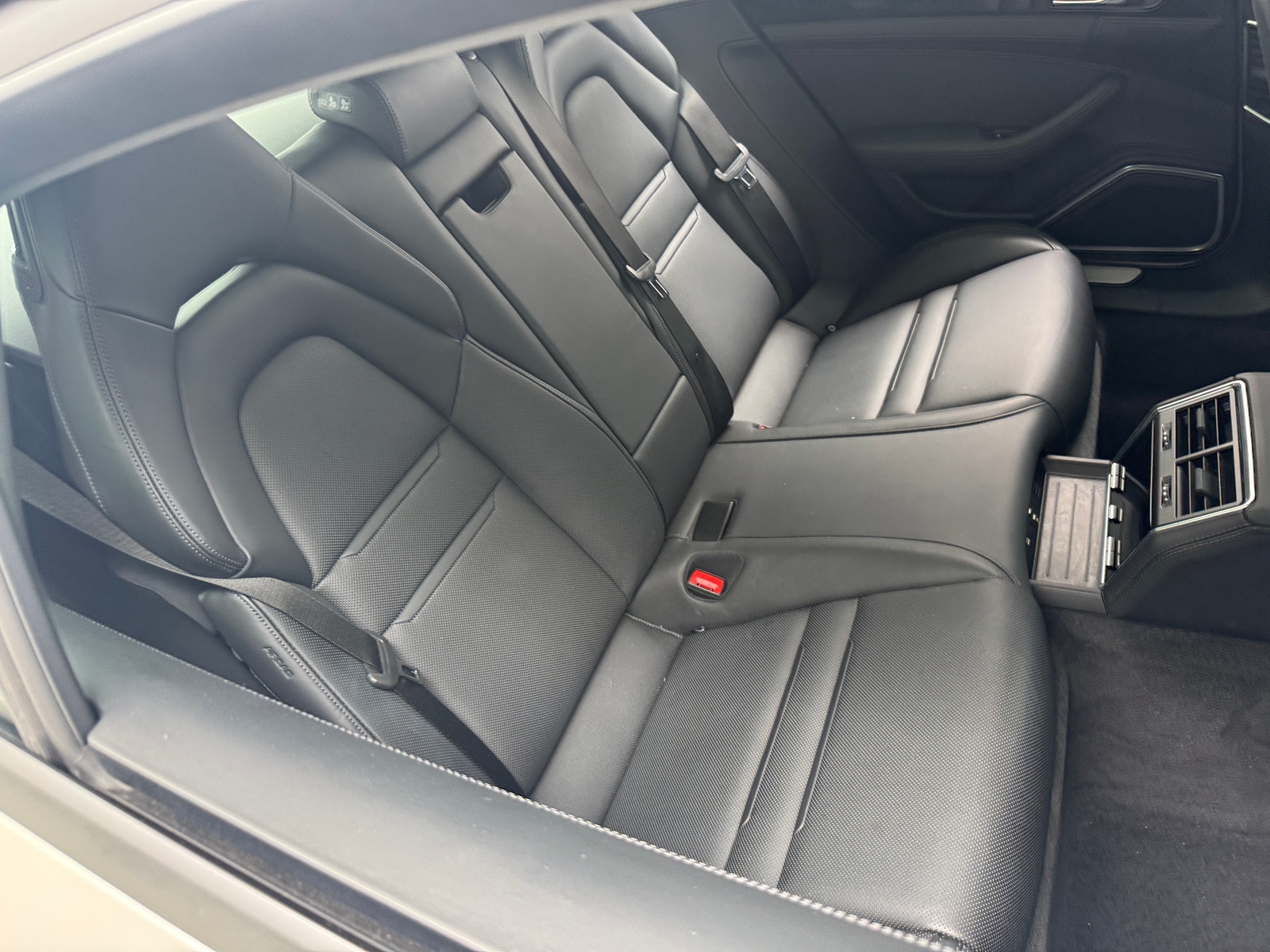 Thumbnail: 2023 Porsche Panamera - 5