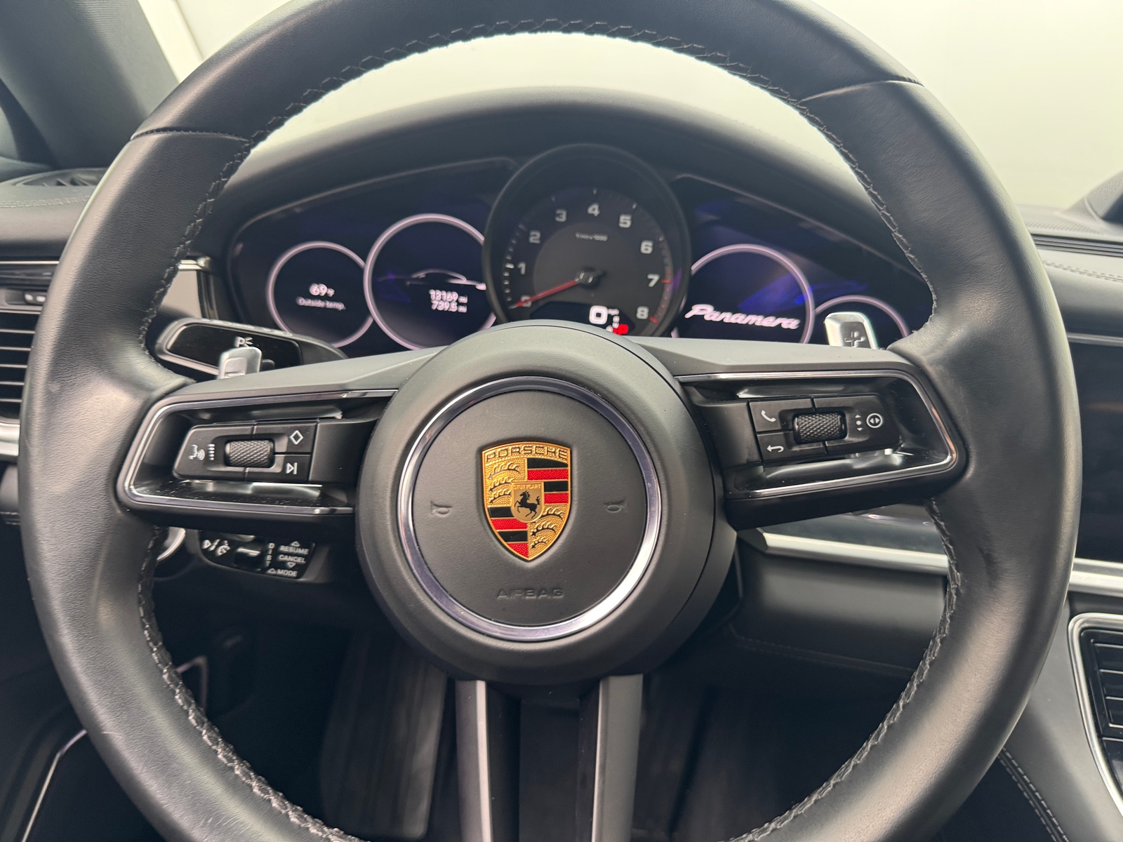 Thumbnail: 2023 Porsche Panamera - 4