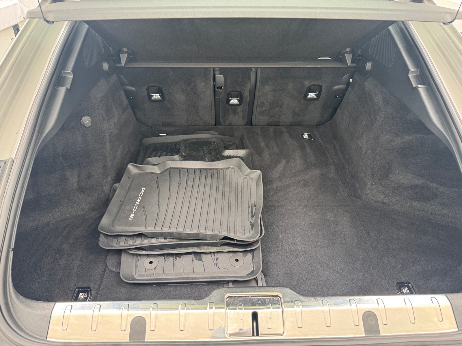 Thumbnail: 2023 Porsche Panamera - 6