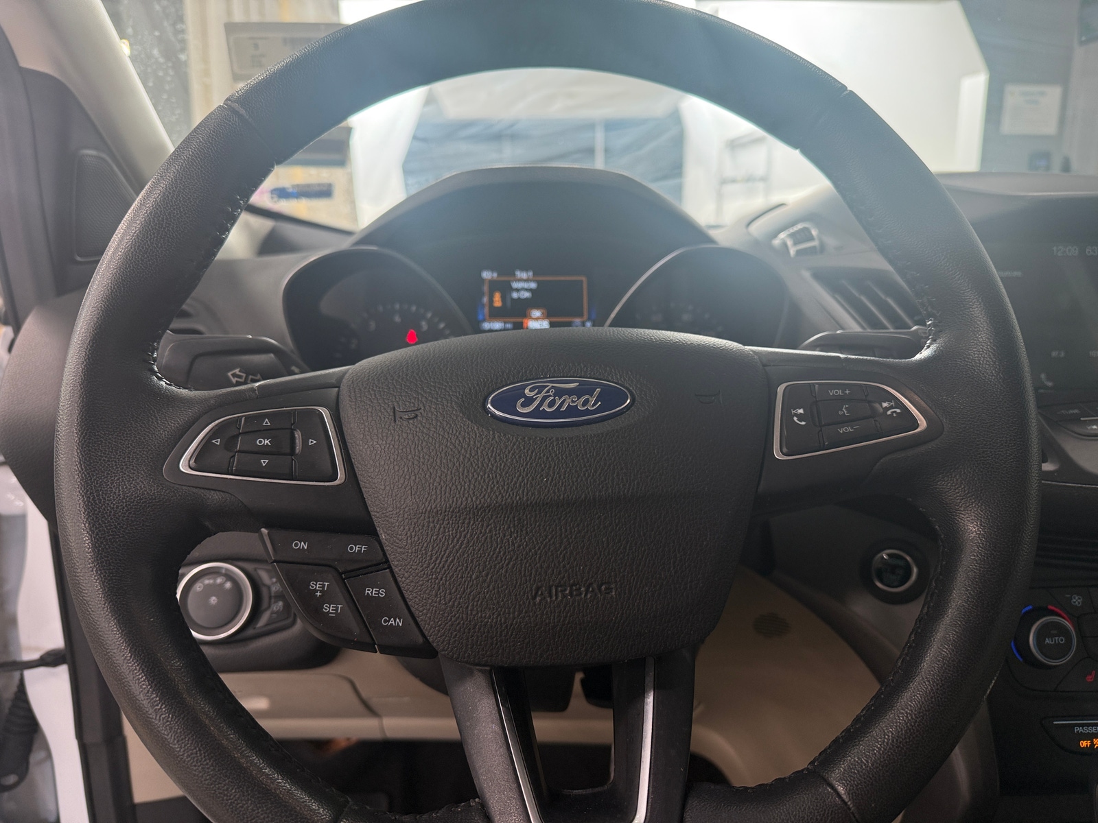 Thumbnail: 2019 Ford Escape - 4