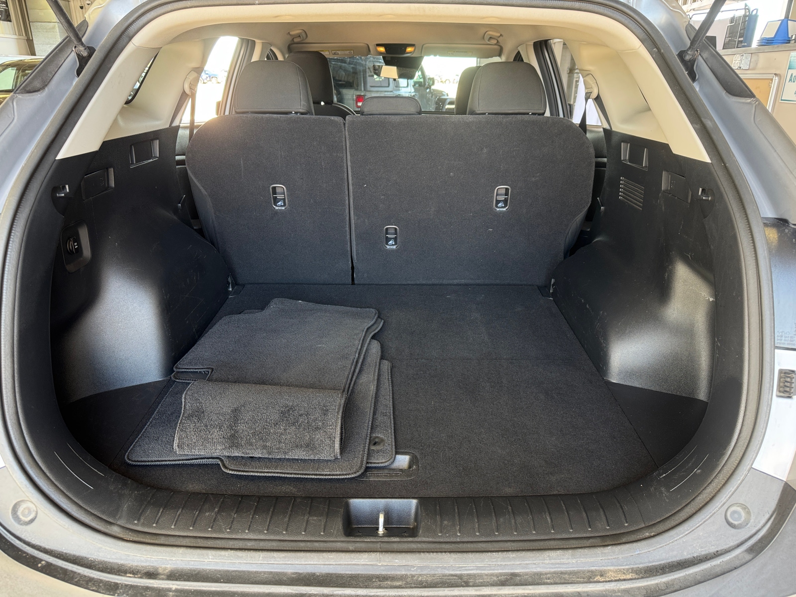 Thumbnail: 2025 Kia Sportage - 7