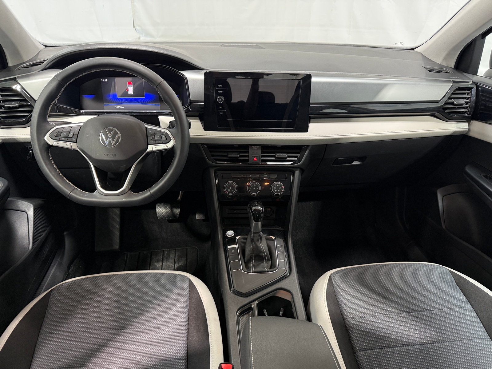 Thumbnail: 2025 Volkswagen Taos - 3