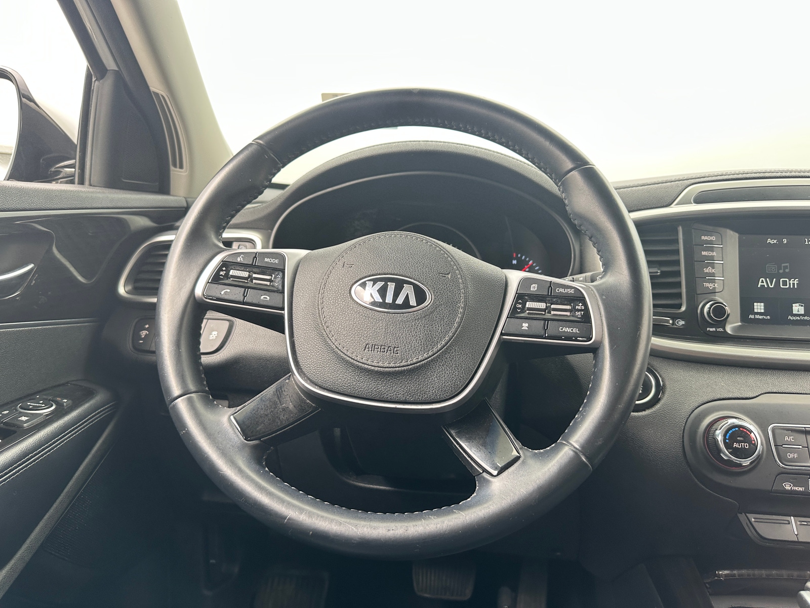 Thumbnail: 2020 Kia Sorento - 4
