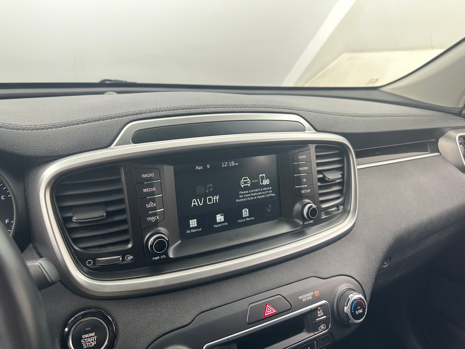 Thumbnail: 2020 Kia Sorento - 3