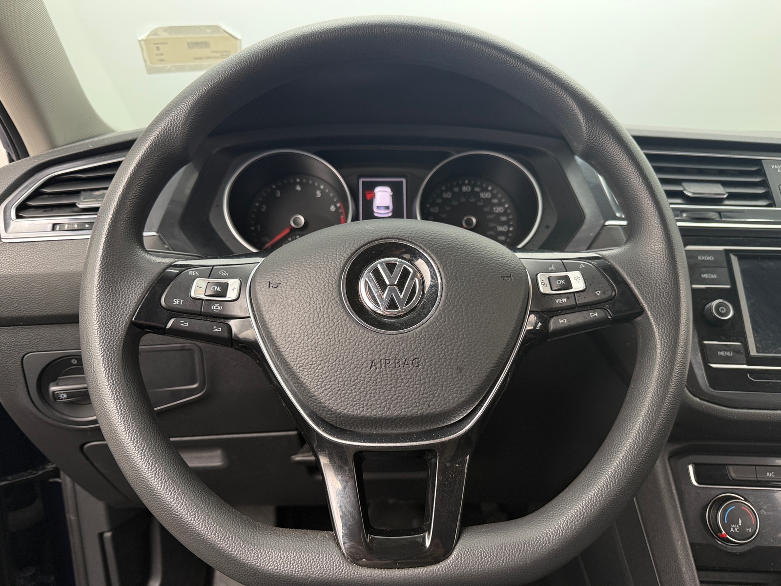 Thumbnail: 2021 Volkswagen Tiguan - 5