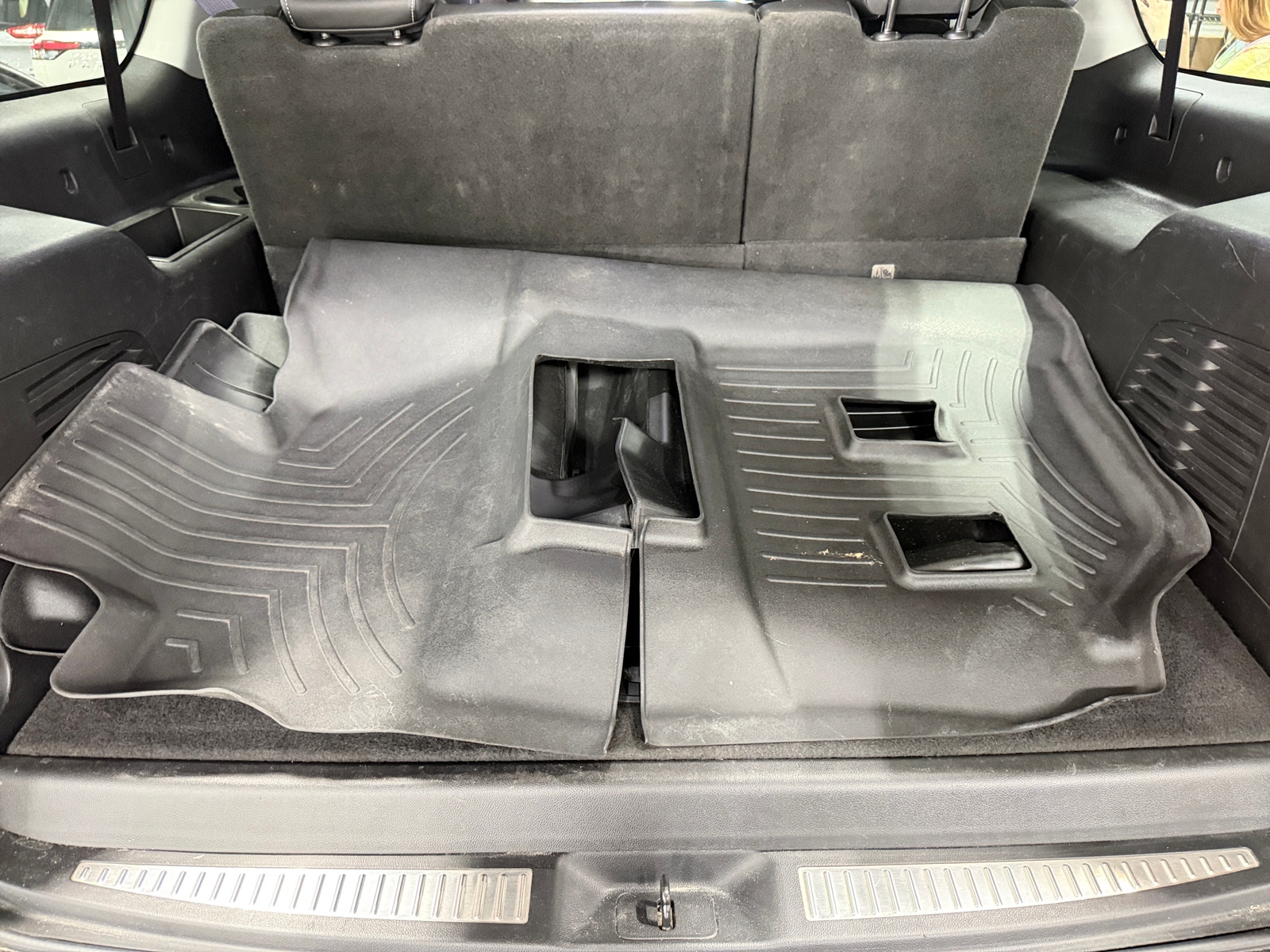 Thumbnail: 2017 Chevrolet Suburban - 6