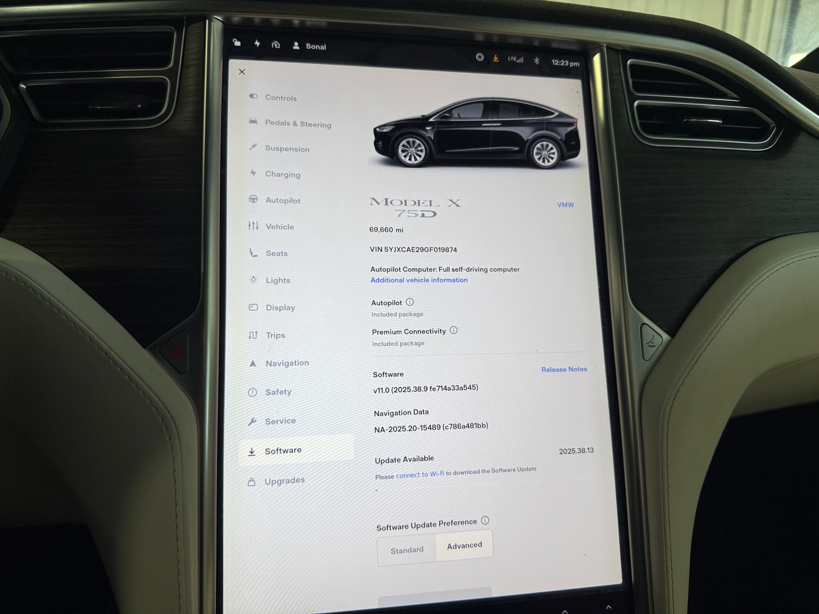 Thumbnail: 2016 Tesla Model X - 3