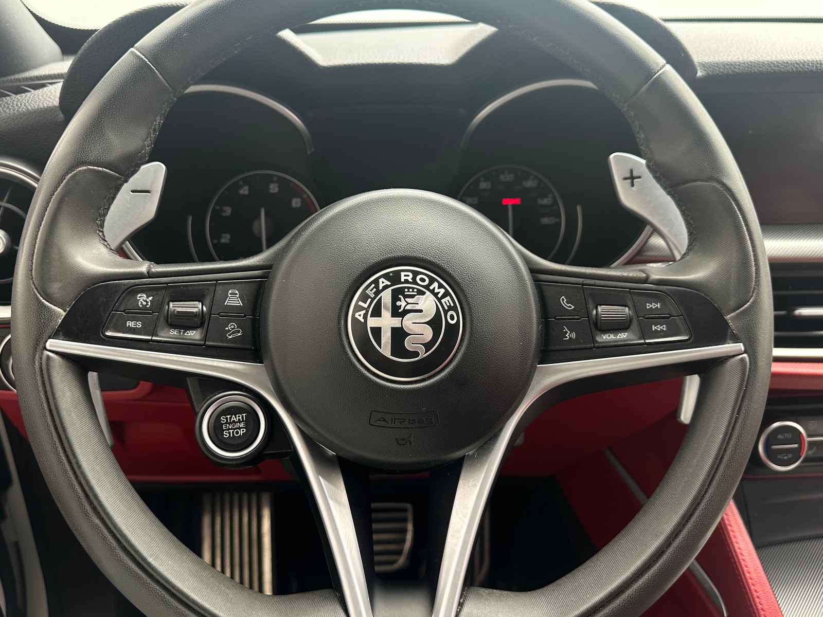 Thumbnail: 2018 Alfa Romeo Stelvio - 4