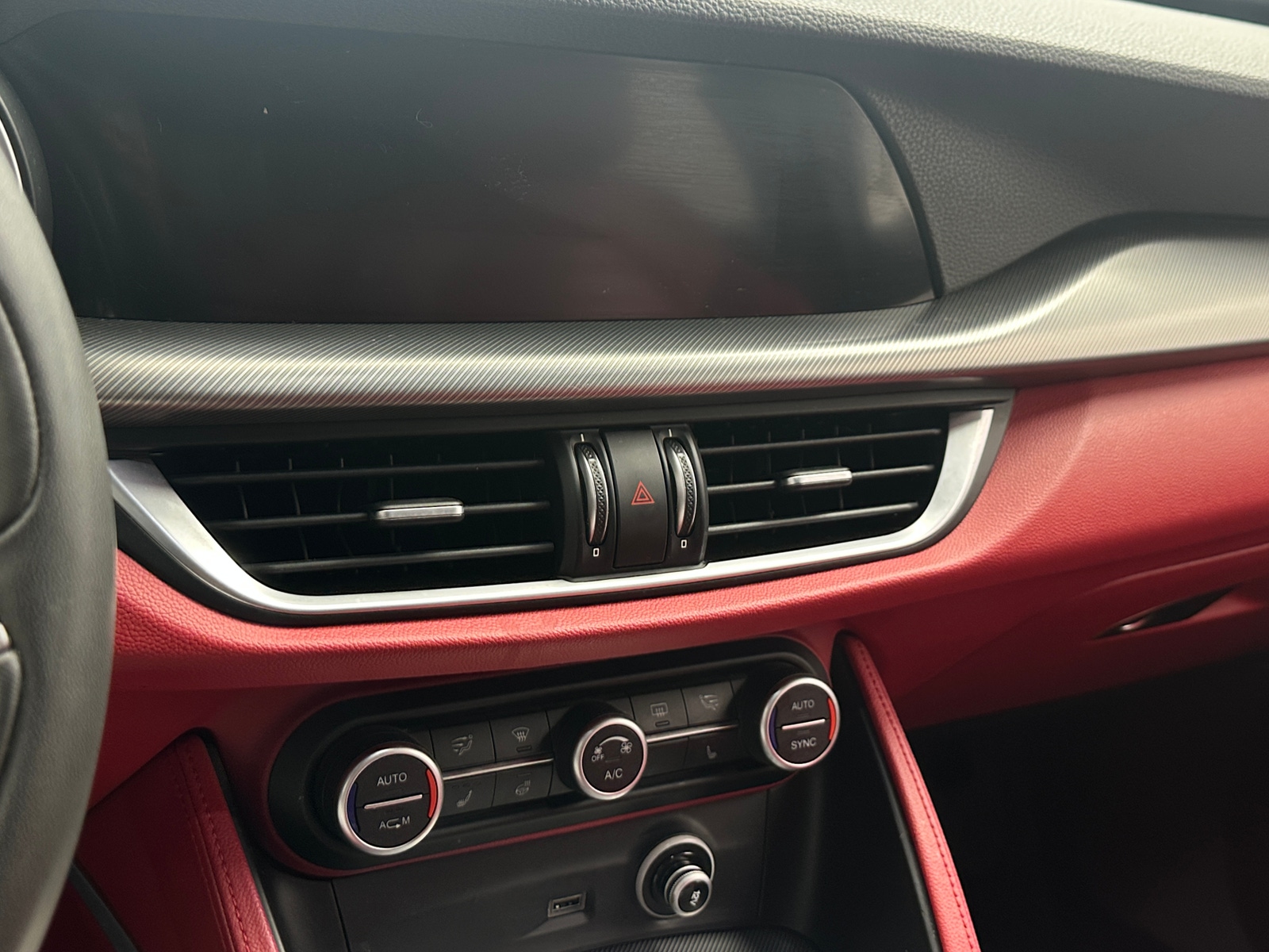 Thumbnail: 2018 Alfa Romeo Stelvio - 3