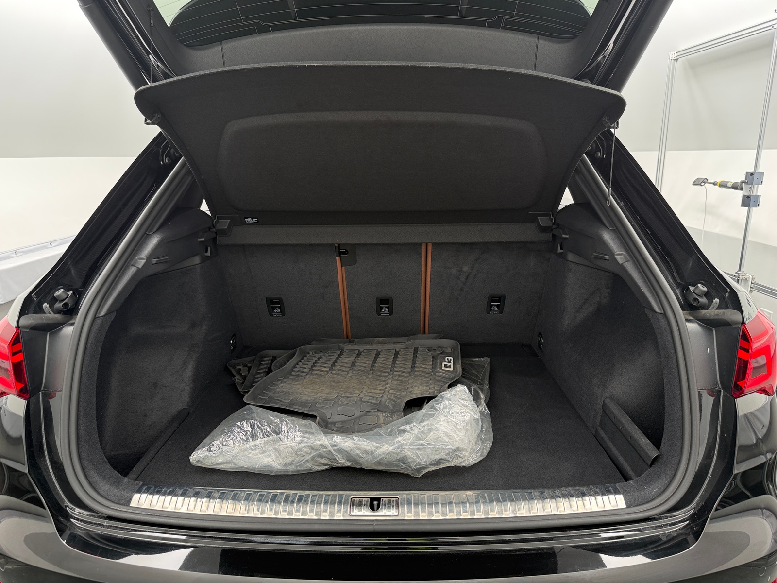 Thumbnail: 2023 Audi Q3 - 6