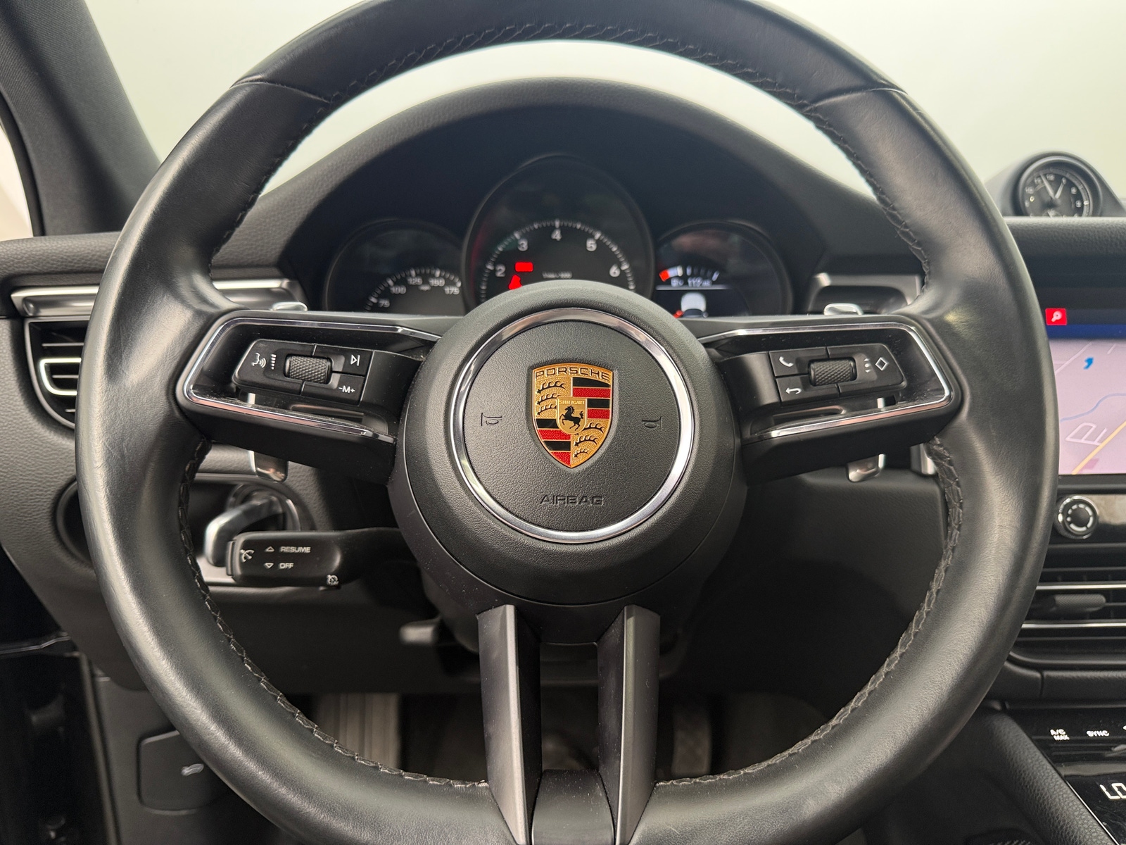 Thumbnail: 2022 Porsche Macan - 4