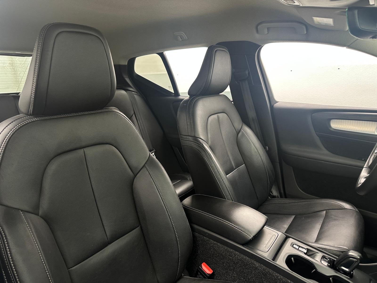 Thumbnail: 2020 Volvo XC40 - 2