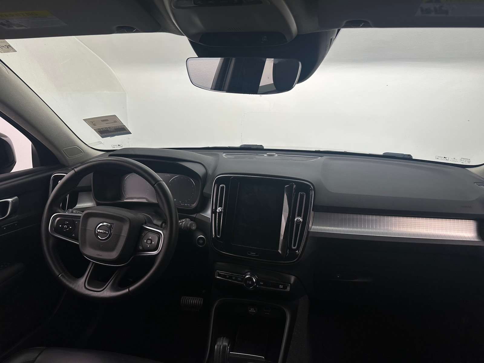 Thumbnail: 2020 Volvo XC40 - 3