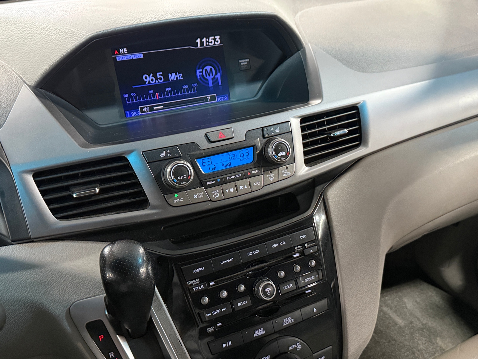 Thumbnail: 2011 Honda Odyssey - 3