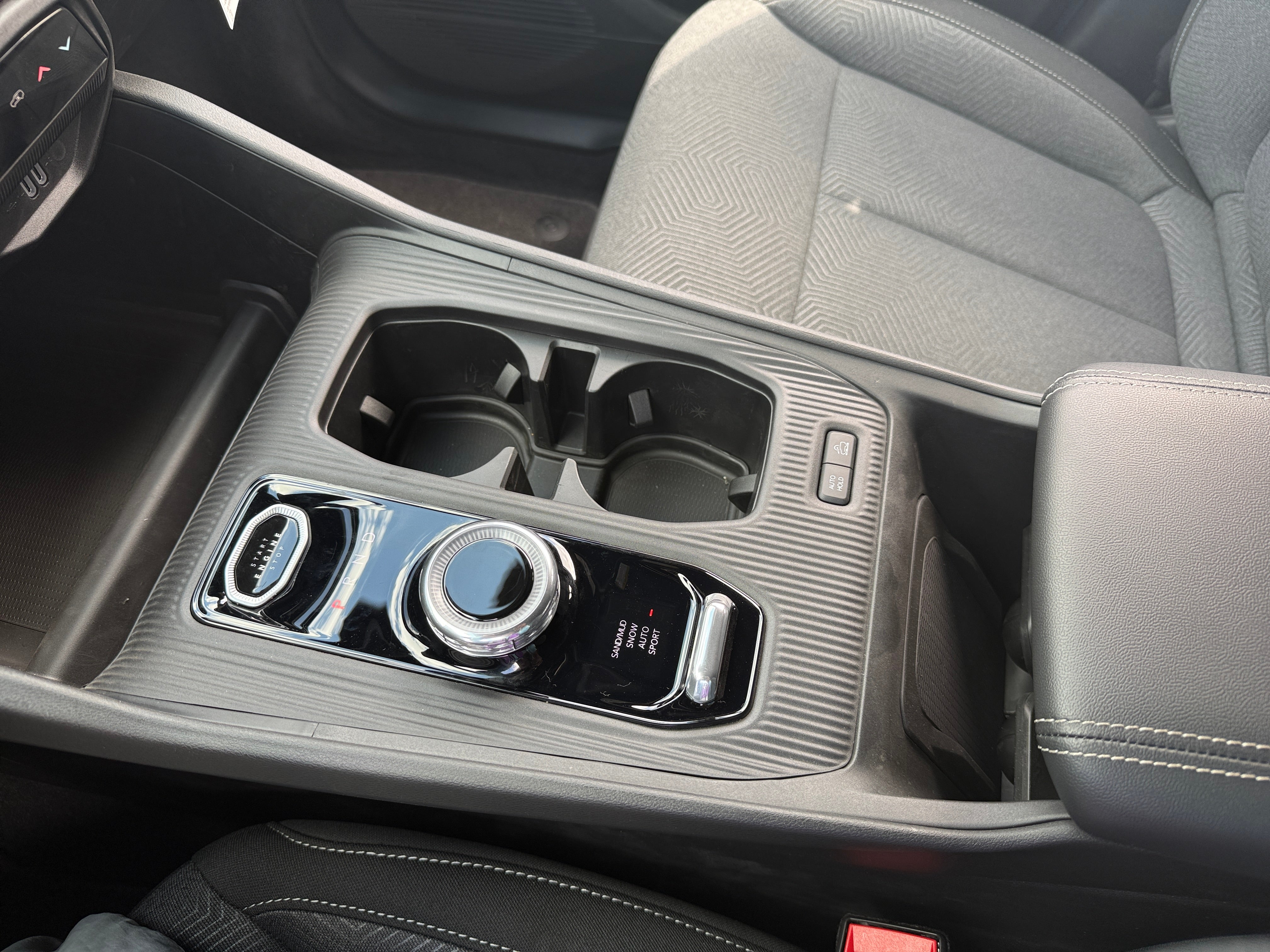2026 Jeep Cherokee Laredo - Photo 8