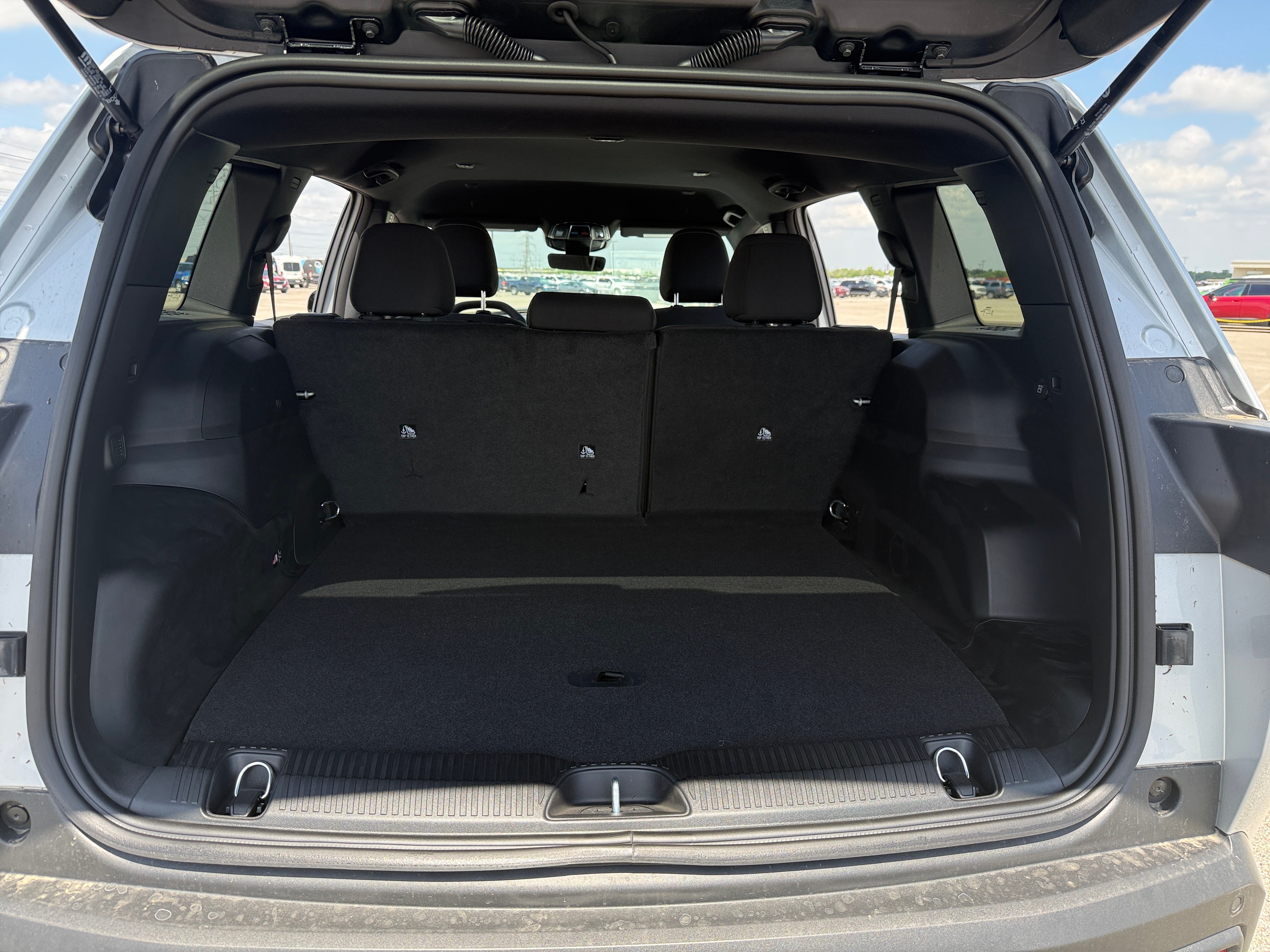 2026 Jeep Cherokee Laredo - Photo 10