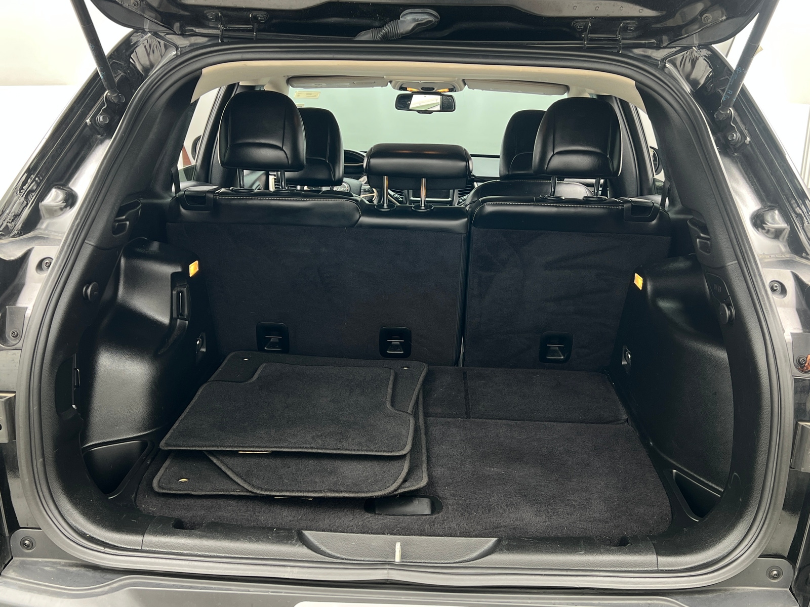 Thumbnail: 2017 Jeep Cherokee - 6