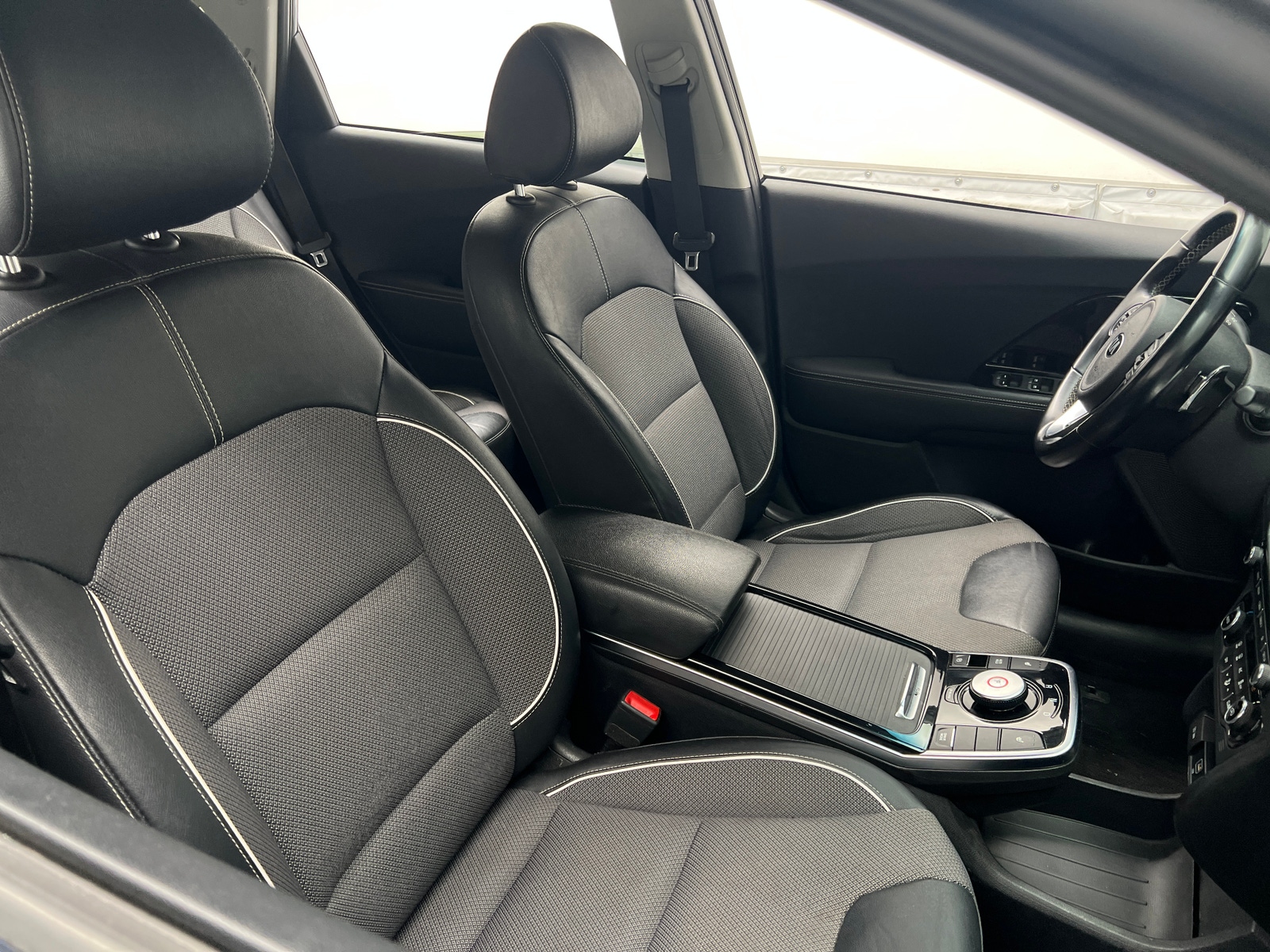 Thumbnail: 2020 Kia Niro - 2