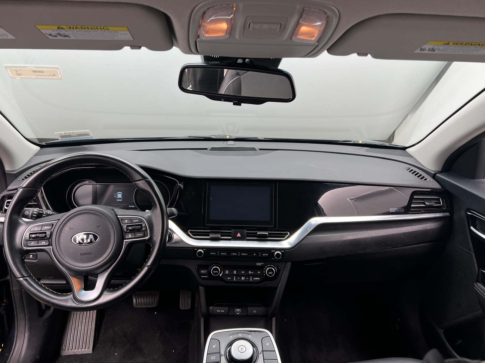 Thumbnail: 2020 Kia Niro - 3