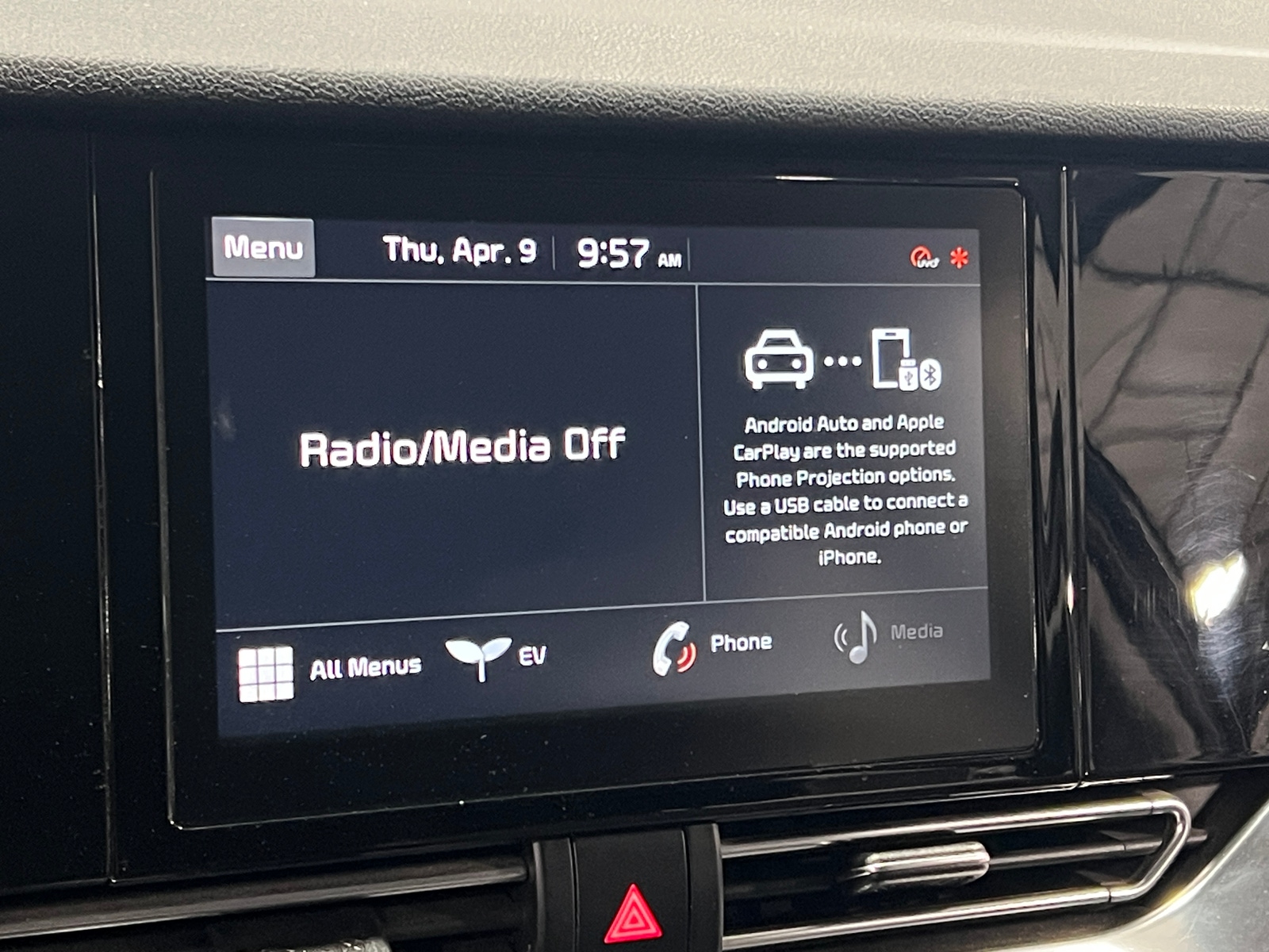 Thumbnail: 2020 Kia Niro - 4