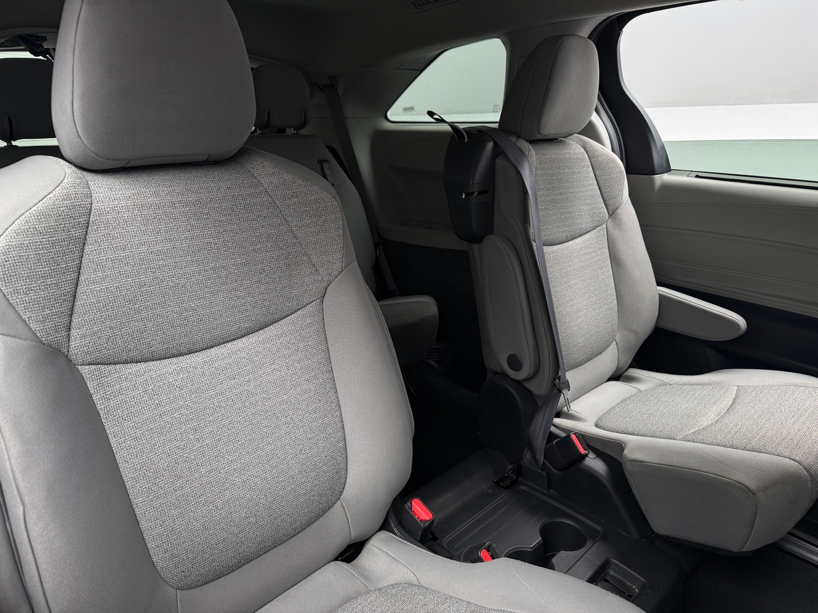 Thumbnail: 2022 Toyota Sienna - 6