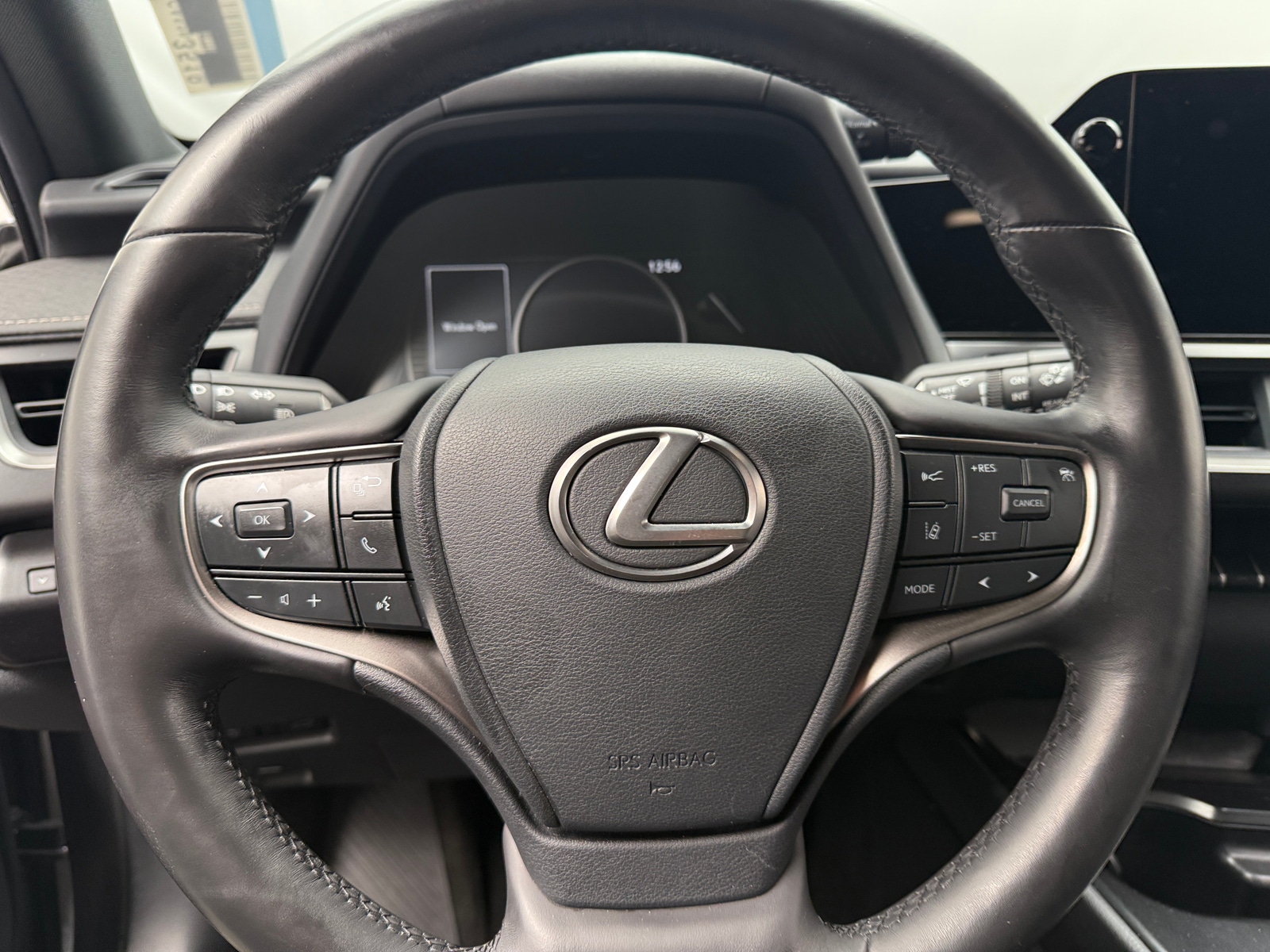 Thumbnail: 2024 Lexus UX - 4