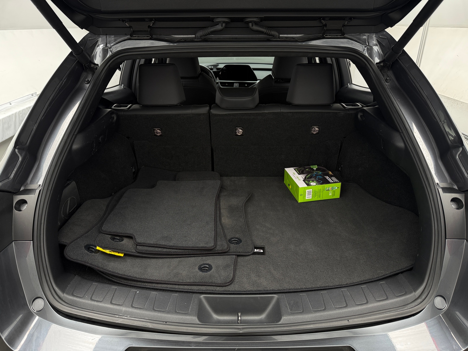 Thumbnail: 2024 Lexus UX - 6