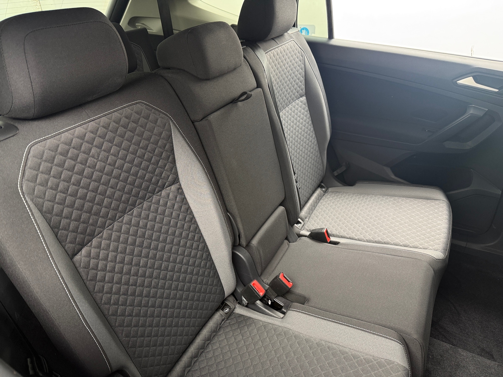 Thumbnail: 2021 Volkswagen Tiguan - 6