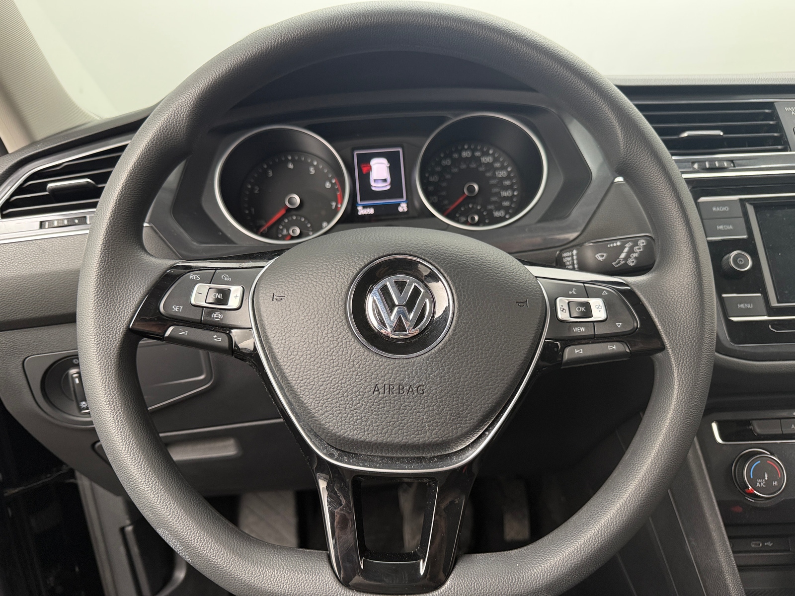 Thumbnail: 2021 Volkswagen Tiguan - 5