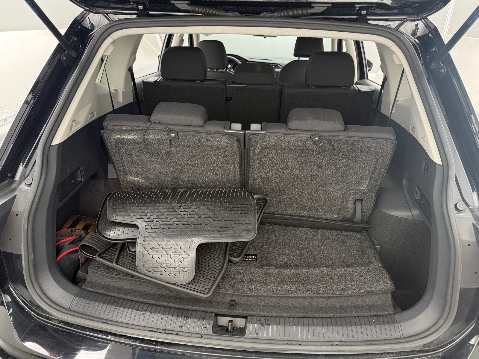 Thumbnail: 2021 Volkswagen Tiguan - 7