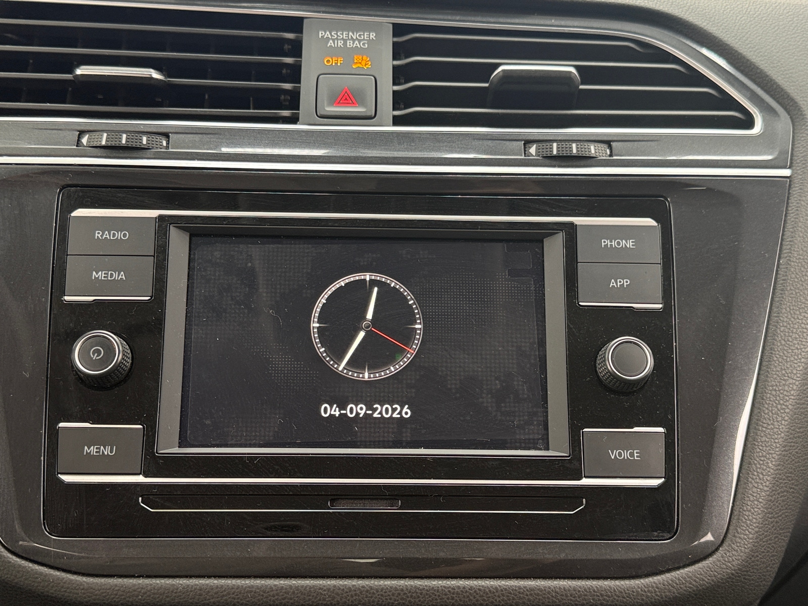 Thumbnail: 2021 Volkswagen Tiguan - 4