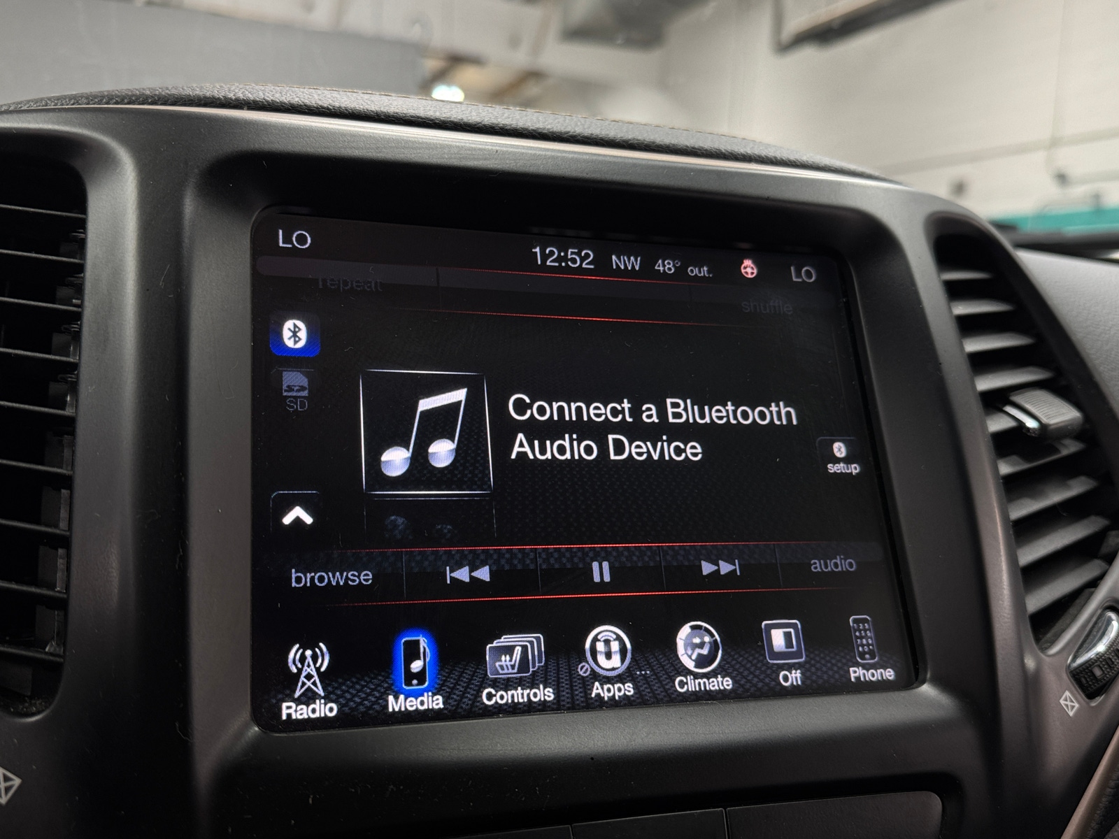 Thumbnail: 2018 Jeep Cherokee - 3