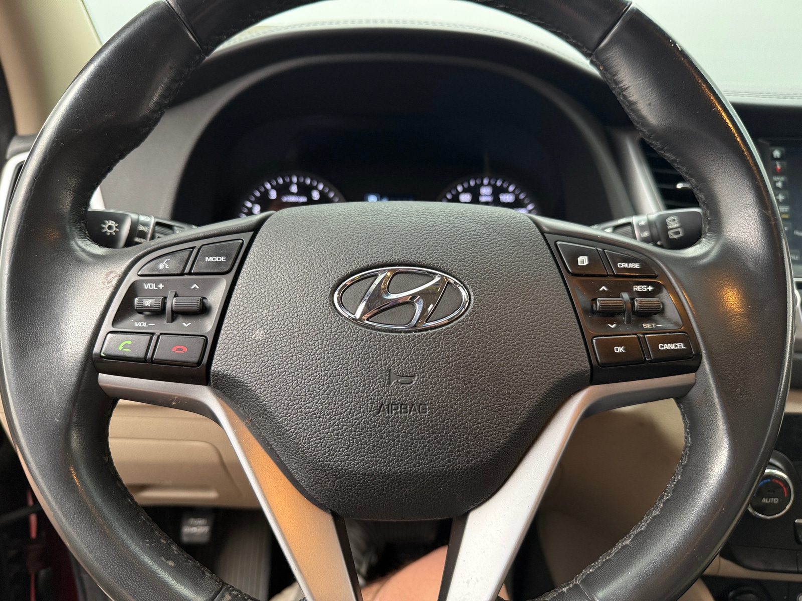 Thumbnail: 2017 Hyundai Tucson - 4