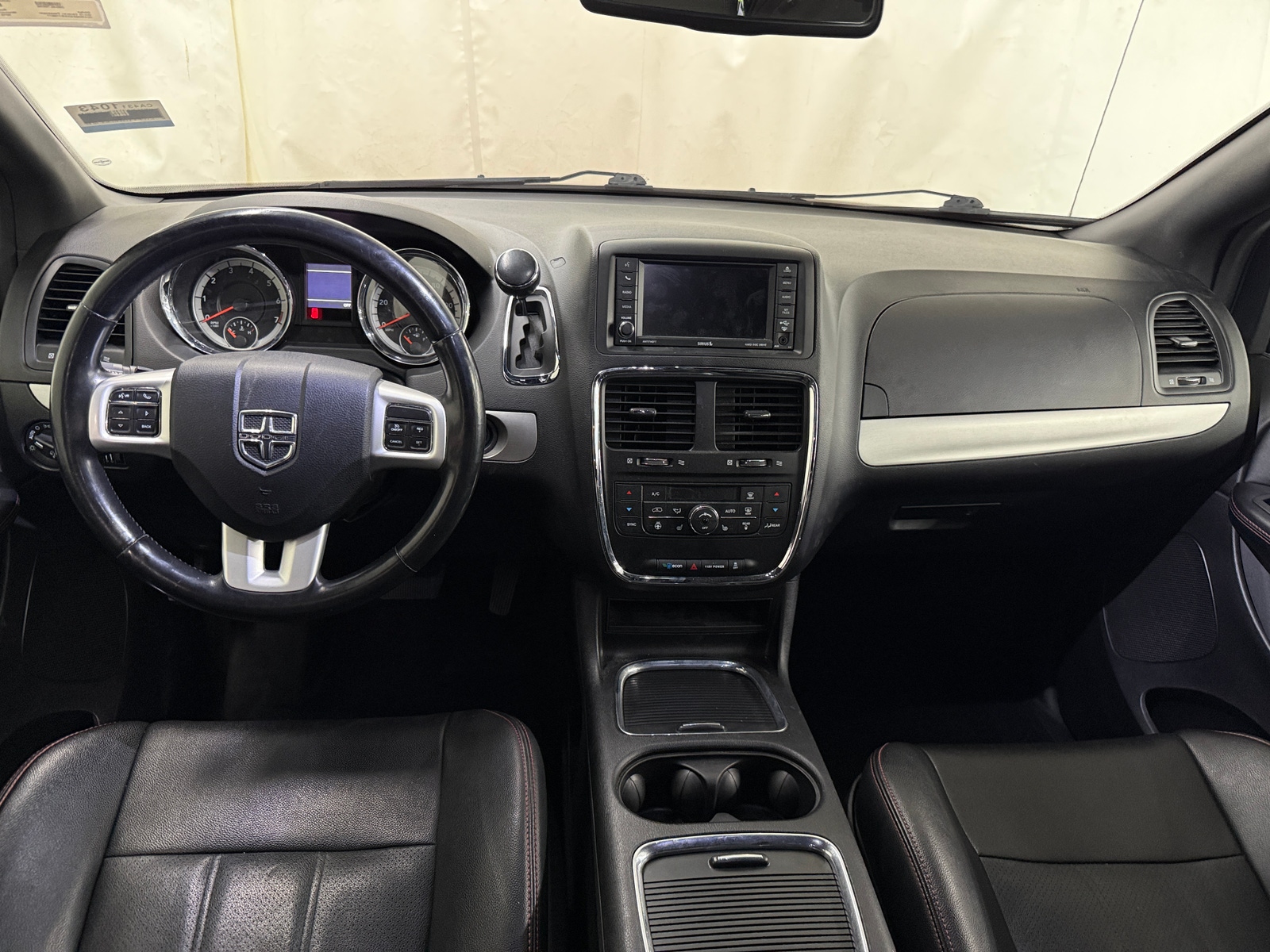 Thumbnail: 2019 Dodge Grand Caravan - 2