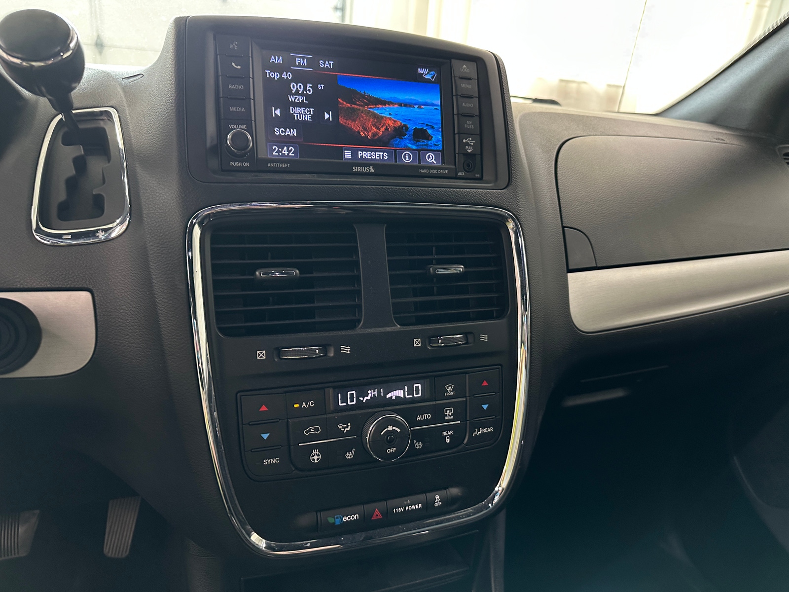 Thumbnail: 2019 Dodge Grand Caravan - 3