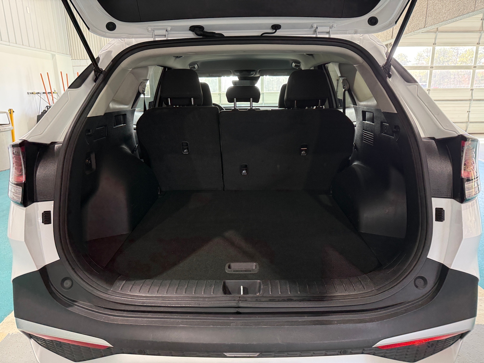 Thumbnail: 2025 Kia Sportage - 7