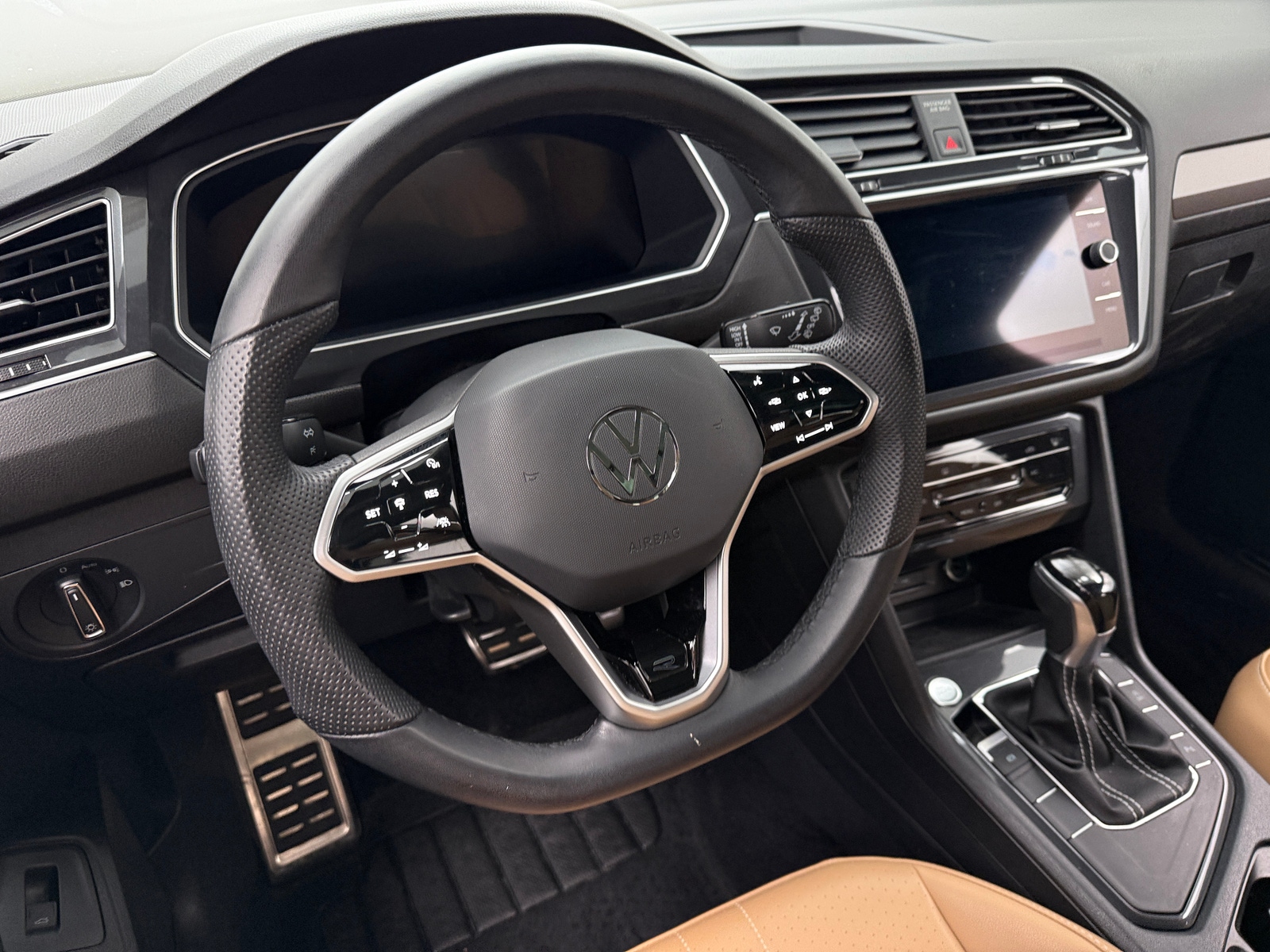 Thumbnail: 2024 Volkswagen Tiguan - 4