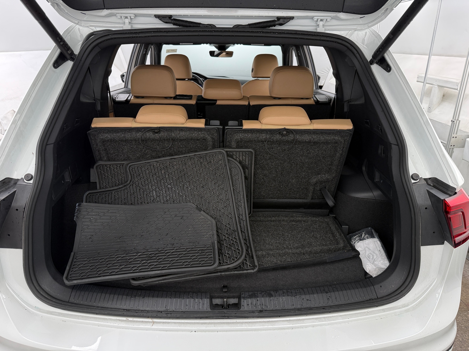 Thumbnail: 2024 Volkswagen Tiguan - 6